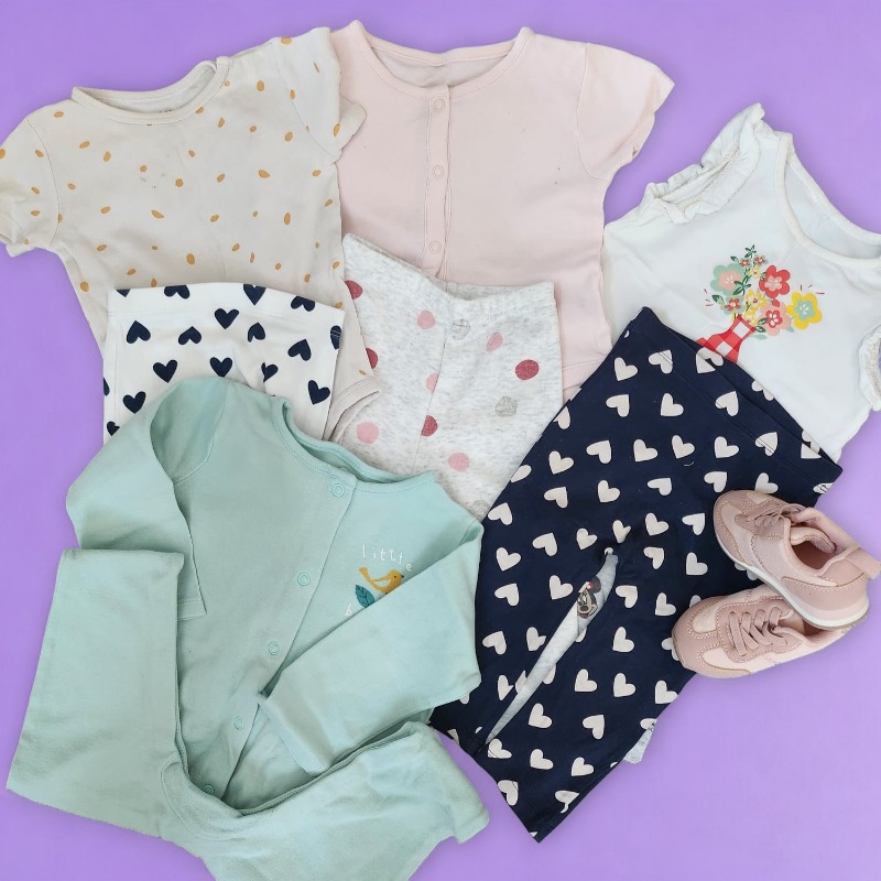 Baby girl clothes ( 6- 9 )